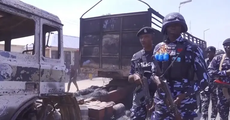 নাইজেরিয়ায় সামরিক বাহিনীর টহল